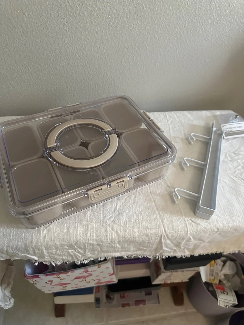 Clear Plastic with beige accents organizer and 2 under shelf cup holders NWT